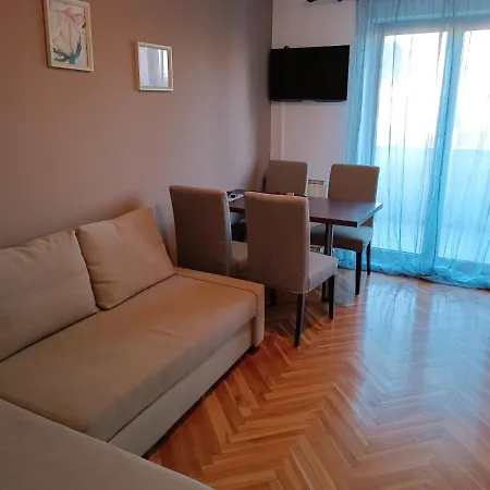 Apartment Rossella 3 *