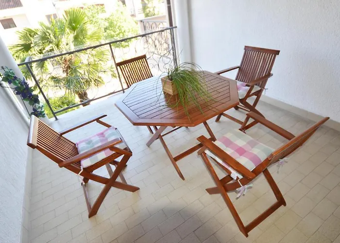 아파트 Rossella 3 로비니